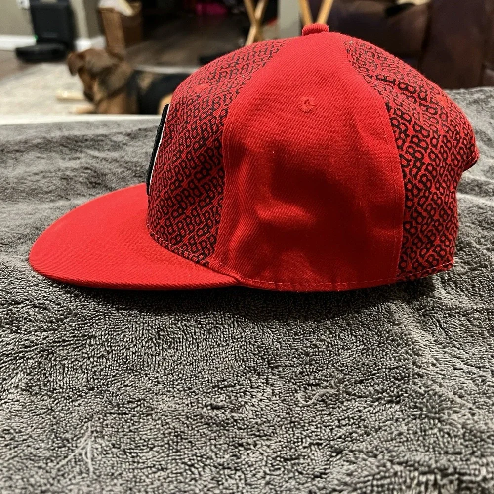 The Unbranded Brand boston red